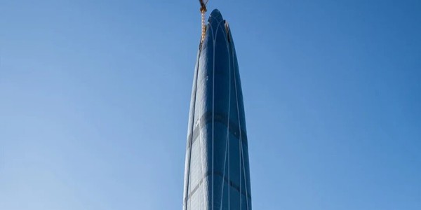 浙江第一高樓完成“穿衣”，形如蓮花