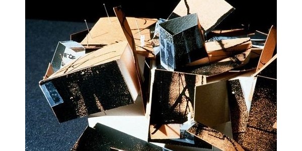 藍(lán)天組經(jīng)典 | 格羅寧格博物館東館，打破功能主義方盒